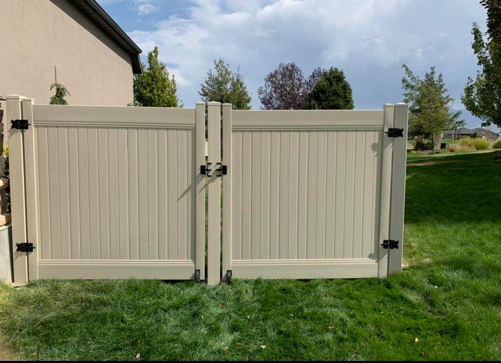 Vinyl Fencing